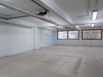 Foto 10 de Local comercial diáfano en planta baja de 130 m2 con entreplanta. Exterior a dos fachadas.