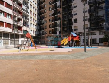 Foto 19 de Local comercial diáfano en planta baja de 130 m2 con entreplanta. Exterior a dos fachadas.