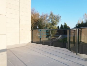 Foto 2 de Vivienda de nueva construcción en ATOTXA ERREKA con amplia terraza de 18 m2 orientada al sur. Piscina y terrazas comunitarias. Garaje cerrado 68 m2.