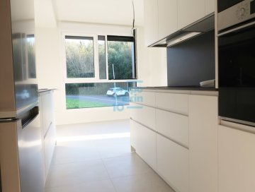 Foto 5 de Vivienda de nueva construcción en ATOTXA ERREKA con amplia terraza de 18 m2 orientada al sur. Piscina y terrazas comunitarias. Garaje cerrado 68 m2.