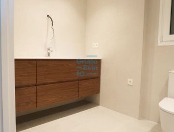 Foto 12 de Vivienda de nueva construcción en ATOTXA ERREKA con amplia terraza de 18 m2 orientada al sur. Piscina y terrazas comunitarias. Garaje cerrado 68 m2.