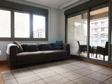 Foto 3 de Riberas de Loiola en avenida de Barcelona, alquilamos precioso apartamento amueblado con terraza y garaje cerrado. Alquiler temporal.