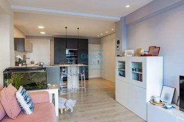 Foto 2 de Preciosa vivienda totalmente reformada en Avda. Ametzagaña en quinta planta con terraza. Foto 2 de Preciosa vivienda totalmente reformada en Avda. Ametzagaña en quinta planta con terraza.