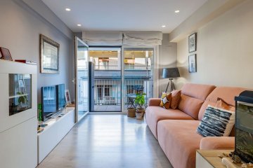 Foto 3 de Preciosa vivienda totalmente reformada en Avda. Ametzagaña en quinta planta con terraza. Foto 3 de Preciosa vivienda totalmente reformada en Avda. Ametzagaña en quinta planta con terraza.