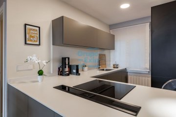 Foto 5 de Preciosa vivienda totalmente reformada en Avda. Ametzagaña en quinta planta con terraza. Foto 5 de Preciosa vivienda totalmente reformada en Avda. Ametzagaña en quinta planta con terraza.