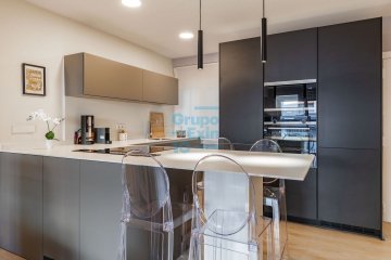 Foto 6 de Preciosa vivienda totalmente reformada en Avda. Ametzagaña en quinta planta con terraza. Foto 6 de Preciosa vivienda totalmente reformada en Avda. Ametzagaña en quinta planta con terraza.