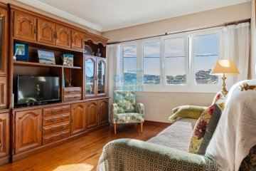 Foto 3 de Al principio de Pº Rodil junto al polideportivo Manteo. Vivienda en esquina totalmente exterior con vistas despejadas. Parking comunitario y trastero en planta bajo cubierta.