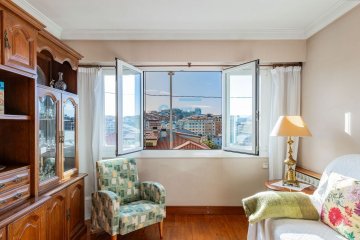 Foto 4 de Al principio de Pº Rodil junto al polideportivo Manteo. Vivienda en esquina totalmente exterior con vistas despejadas. Parking comunitario y trastero en planta bajo cubierta.