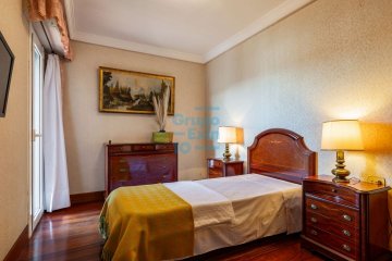 Foto 6 de Al principio de Pº Rodil junto al polideportivo Manteo. Vivienda en esquina totalmente exterior con vistas despejadas. Parking comunitario y trastero en planta bajo cubierta.