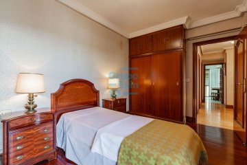 Foto 7 de Al principio de Pº Rodil junto al polideportivo Manteo. Vivienda en esquina totalmente exterior con vistas despejadas. Parking comunitario y trastero en planta bajo cubierta.