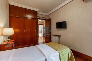 Foto 8 de Al principio de Pº Rodil junto al polideportivo Manteo. Vivienda en esquina totalmente exterior con vistas despejadas. Parking comunitario y trastero en planta bajo cubierta.