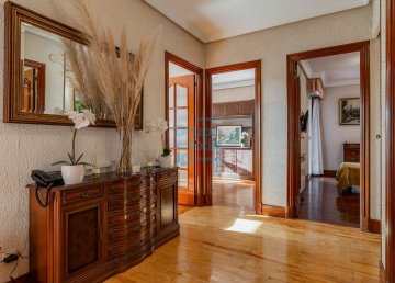 Foto 18 de Al principio de Pº Rodil junto al polideportivo Manteo. Vivienda en esquina totalmente exterior con vistas despejadas. Parking comunitario y trastero en planta bajo cubierta.