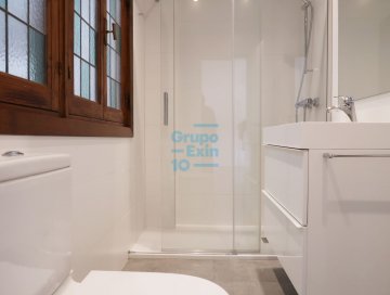 Foto 14 de Junto al Ambulatorio en zona tranquila exterior a plaza sin tráfico, se alquila precioso ático con gran terraza y orientada al sur. Foto 14 de Junto al Ambulatorio en zona tranquila exterior a plaza sin tráfico, se alquila precioso ático con gran terraza y orientada al sur.