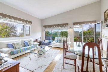 Foto 3 de Villa bifamiliar en Miramón Pº Oriamendi con precioso jardín con piscina y vistas depejadas. Construcción del año 2005. Foto 3 de Villa bifamiliar en Miramón Pº Oriamendi con precioso jardín con piscina y vistas depejadas. Construcción del año 2005.