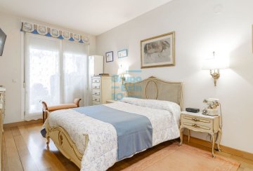 Foto 5 de Villa bifamiliar en Miramón Pº Oriamendi con precioso jardín con piscina y vistas depejadas. Construcción del año 2005. Foto 5 de Villa bifamiliar en Miramón Pº Oriamendi con precioso jardín con piscina y vistas depejadas. Construcción del año 2005.