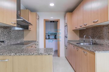 Foto 12 de Villa bifamiliar en Miramón Pº Oriamendi con precioso jardín con piscina y vistas depejadas. Construcción del año 2005. Foto 12 de Villa bifamiliar en Miramón Pº Oriamendi con precioso jardín con piscina y vistas depejadas. Construcción del año 2005.