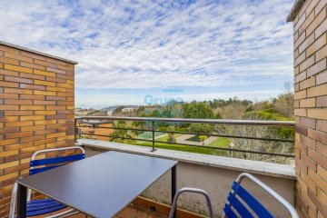 Foto 18 de Villa bifamiliar en Miramón Pº Oriamendi con precioso jardín con piscina y vistas depejadas. Construcción del año 2005. Foto 18 de Villa bifamiliar en Miramón Pº Oriamendi con precioso jardín con piscina y vistas depejadas. Construcción del año 2005.