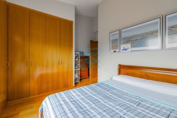 Foto 20 de Villa bifamiliar en Miramón Pº Oriamendi con precioso jardín con piscina y vistas depejadas. Construcción del año 2005. Foto 20 de Villa bifamiliar en Miramón Pº Oriamendi con precioso jardín con piscina y vistas depejadas. Construcción del año 2005.