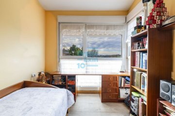 Foto 21 de Villa bifamiliar en Miramón Pº Oriamendi con precioso jardín con piscina y vistas depejadas. Construcción del año 2005. Foto 21 de Villa bifamiliar en Miramón Pº Oriamendi con precioso jardín con piscina y vistas depejadas. Construcción del año 2005.