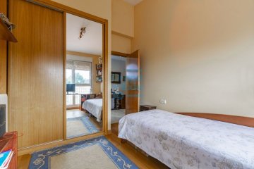 Foto 22 de Villa bifamiliar en Miramón Pº Oriamendi con precioso jardín con piscina y vistas depejadas. Construcción del año 2005. Foto 22 de Villa bifamiliar en Miramón Pº Oriamendi con precioso jardín con piscina y vistas depejadas. Construcción del año 2005.