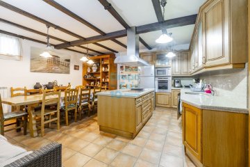 Foto 26 de Villa bifamiliar en Miramón Pº Oriamendi con precioso jardín con piscina y vistas depejadas. Construcción del año 2005. Foto 26 de Villa bifamiliar en Miramón Pº Oriamendi con precioso jardín con piscina y vistas depejadas. Construcción del año 2005.