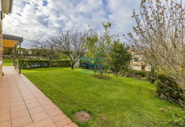 Foto 38 de Villa bifamiliar en Miramón Pº Oriamendi con precioso jardín con piscina y vistas depejadas. Construcción del año 2005. Foto 38 de Villa bifamiliar en Miramón Pº Oriamendi con precioso jardín con piscina y vistas depejadas. Construcción del año 2005.