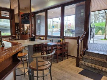 Foto 3 de Bar en funcionamiento cerca del centro comercial Arcco con salida de humos. POSIBILIDAD ALQUILER CON OPCION COMPRA.