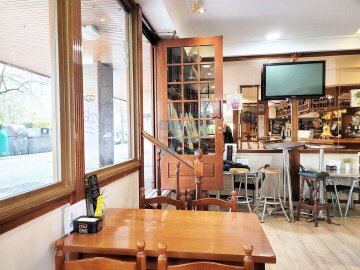 Foto 4 de Bar en funcionamiento cerca del centro comercial Arcco con salida de humos. POSIBILIDAD ALQUILER CON OPCION COMPRA.