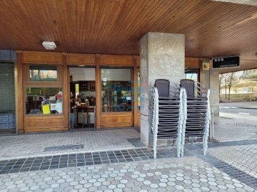 Foto 8 de Bar en funcionamiento cerca del centro comercial Arcco con salida de humos. POSIBILIDAD ALQUILER CON OPCION COMPRA.