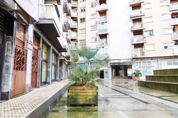 Foto 5 de Local en planta de sótano con acceso por Plaza de los Estudios.