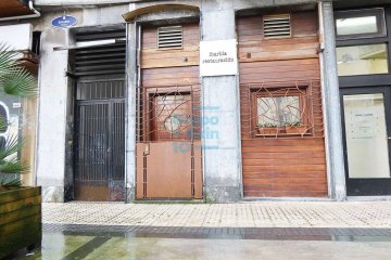 Foto 6 de Local en planta de sótano con acceso por Plaza de los Estudios.