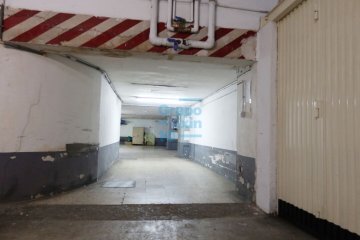 Foto 9 de Plaza de aparcamiento (raya) en planta de sótano 1º con trastero anejo de 8,85 m2.