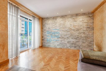 Foto 5 de Vivienda totalmente exterior con balcones a dos fachadas. Zona tranquila con aparcamiento comunitario privado en el exterior.