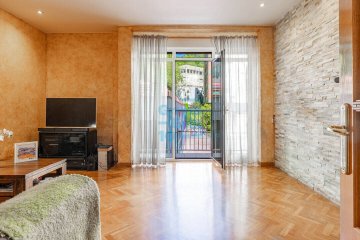 Foto 6 de Vivienda totalmente exterior con balcones a dos fachadas. Zona tranquila con aparcamiento comunitario privado en el exterior.