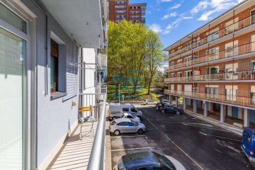 Foto 19 de Vivienda totalmente exterior con balcones a dos fachadas. Zona tranquila con aparcamiento comunitario privado en el exterior.