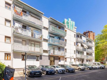 Foto 21 de Vivienda totalmente exterior con balcones a dos fachadas. Zona tranquila con aparcamiento comunitario privado en el exterior.