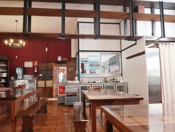 Foto 3 de Local de 360 m2 en dos plantas, actualmente acondicionado como bar restaurante.