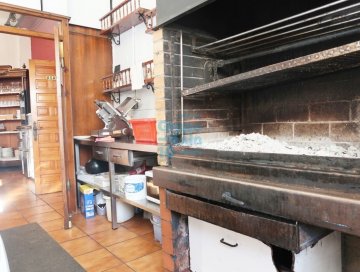 Foto 5 de Local de 360 m2 en dos plantas, actualmente acondicionado como bar restaurante.