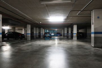 Foto 3 de Junto a ARCCO se vende plaza de aparcamiento para motos o coche mediano ubicado en sótano segundo.