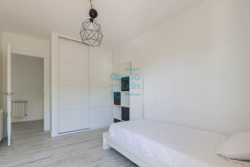 Foto 13 de Villa adosada de 4 plantas en Avenida de Elizatxo con amplias terrazas y vistas despejadas.