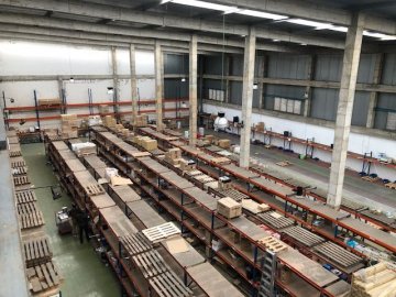 Foto 4 de Nave industrial-terciaria, en Oiartzun de 7.596m2 con muelles de carga.
