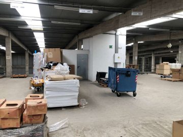 Foto 14 de Nave industrial-terciaria, en Oiartzun de 7.596m2 con muelles de carga.