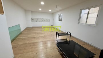 Foto 5 de Nave en Lezo de 441m2 con 306m2 de campa privada vallada.