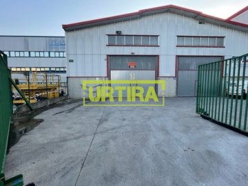 Foto 7 de Nave en Lezo de 441m2 con 306m2 de campa privada vallada.