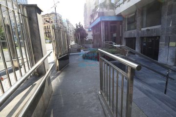 Foto 28 de Centro. Amplio local en Calle Zubieta con vistas y salida al paseo de la Concha.