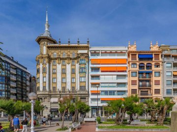 Foto 43 de Centro. Calle Hernani. Piso con dos dormitorios y terraza con vistas panorámicas de la Bahía de la Concha.