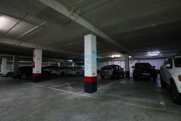 Foto 6 de Zuatzu. Zubiberri. Oficina en una única planta, muy luminosa, sin amueblar. Dispone de tres rayas de garaje.