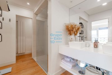 Foto 5 de Toki Eder. Espectacular ático reformado, muy luminoso, con terrazas, garaje y trastero. Foto 5 de Toki Eder. Espectacular ático reformado, muy luminoso, con terrazas, garaje y trastero.