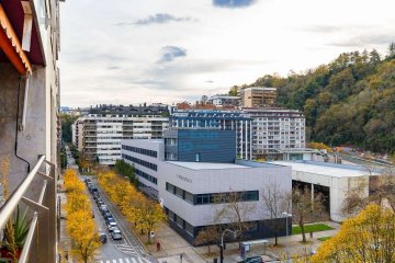 Foto 18 de Amara. José Mª Salaberría. Piso de gran tamaño de cinco dormitorios con terraza orientada al Oeste. Garaje opcional.