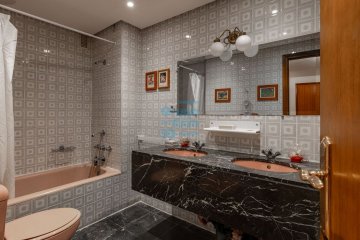 Foto 45 de Amara. José Mª Salaberría. Piso de gran tamaño de cinco dormitorios con terraza orientada al Oeste. Garaje opcional.